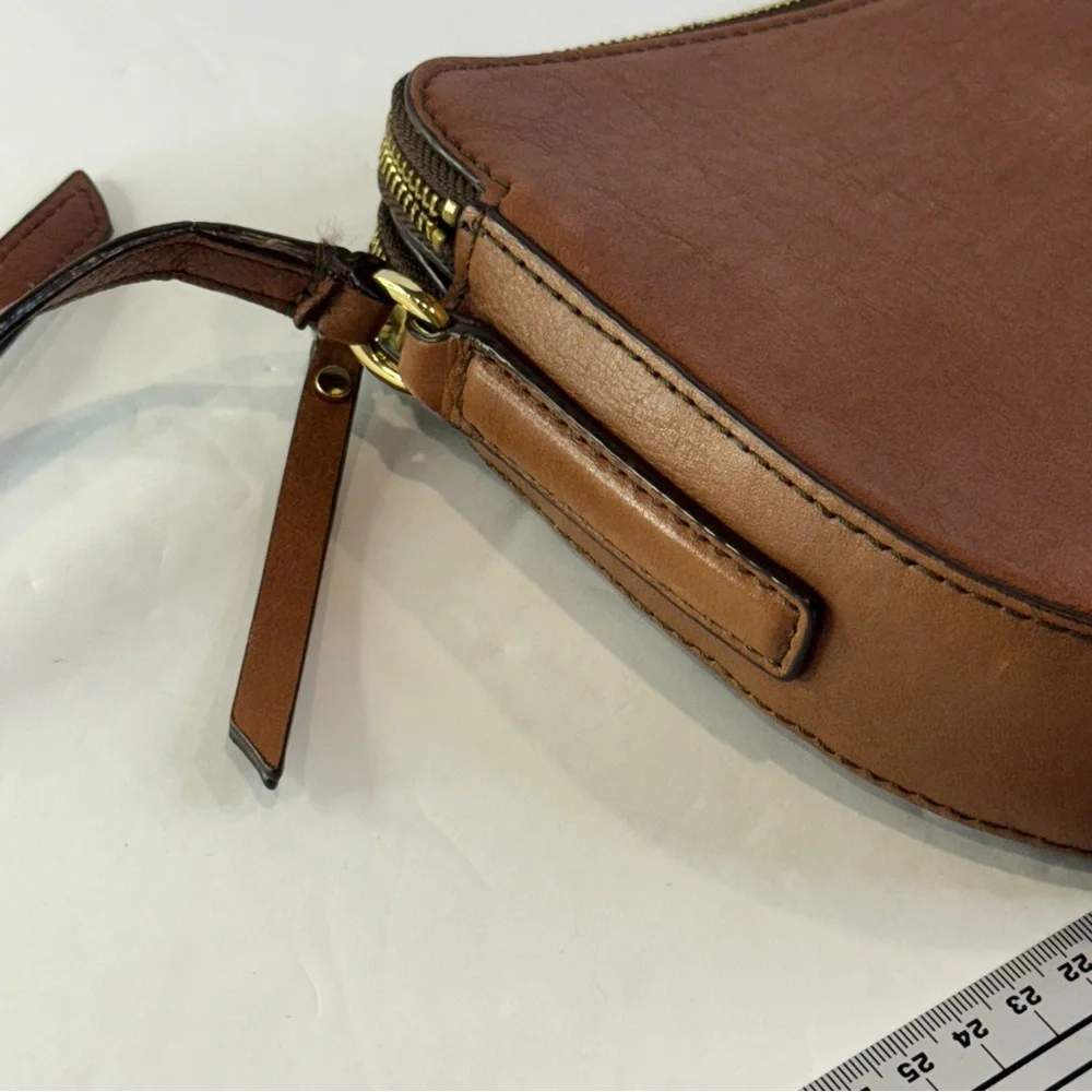 ✨ Banana Republic Chestnut Leather Half Moon Crossbody – Preloved Luxe Classic - Picture 11 of 16